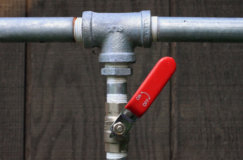 sasu-CABRIS-min_water-open-house-bicycle-red-vehicle-611604-pxhere.com